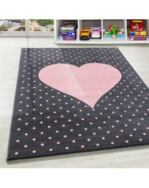 Kinderkleed voor de babykamer met roze en grijze hartjesprint