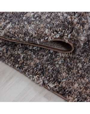 Hoogwaardig, pluizig woonkamertapijt in taupe, grijs, beige, crème en gespikkelde afwerking.