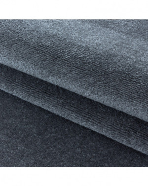 Monochroom laagpolig woonkamerkleed, zachte pool, zilverkleurig