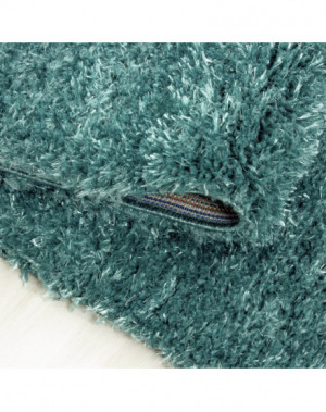 Modern, zacht, hoogpolig vloerkleed met een poolhoogte van 50 mm in aquablauw.