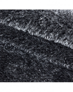 Modern, zacht, hoogpolig vloerkleed met een poolhoogte van 50 mm in grijs.